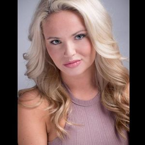 Meet your Posher, Caitlin